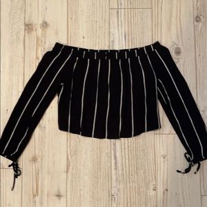Off the shoulder strip Crop Top